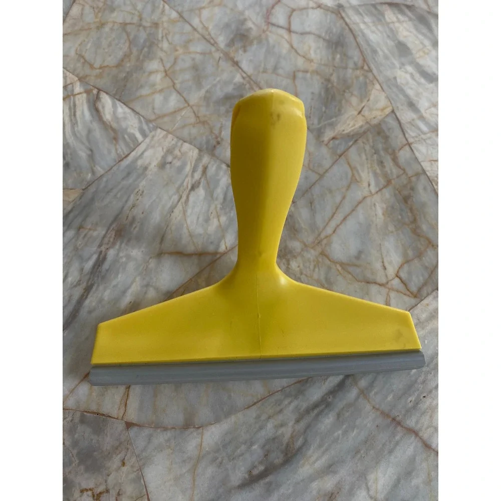 Petmate Pet Hair Magnet Yellow Rubber Squeegee Fur Remover Tool 2001 Vintage